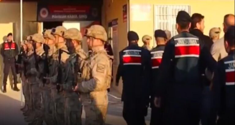 bakan-yerlikaya-operasyonlarda-75-gayrimenkule-ve-34-araca-el-kondu-9k7WLran.jpg
