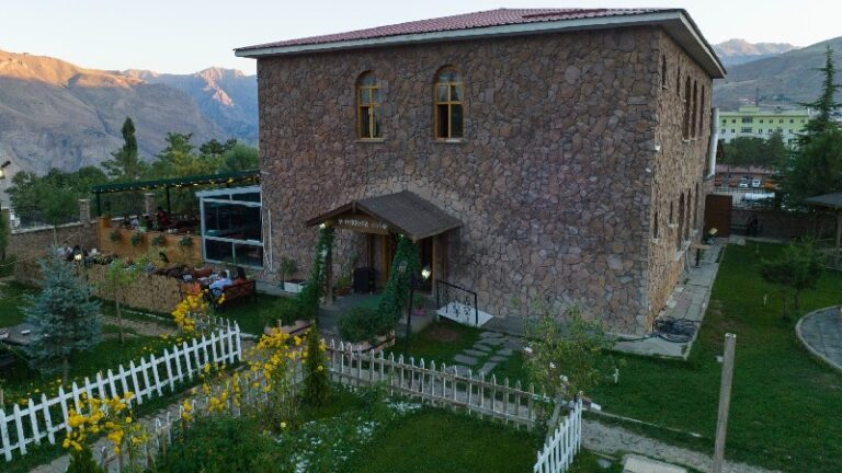 hakkaride-bir-anadolu-senligi-kapsaminda-kultur-ve-sanat-etkinlikleri-halkla-bulusacak-X9XqGYVR.jpg
