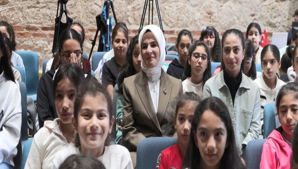 bakan goktas her kiz cocugunun icinde bir super kahraman var 7eQafQsh