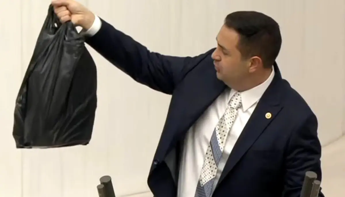 eczacilarin beyaz onluk isyani qtvLffRj.jpg