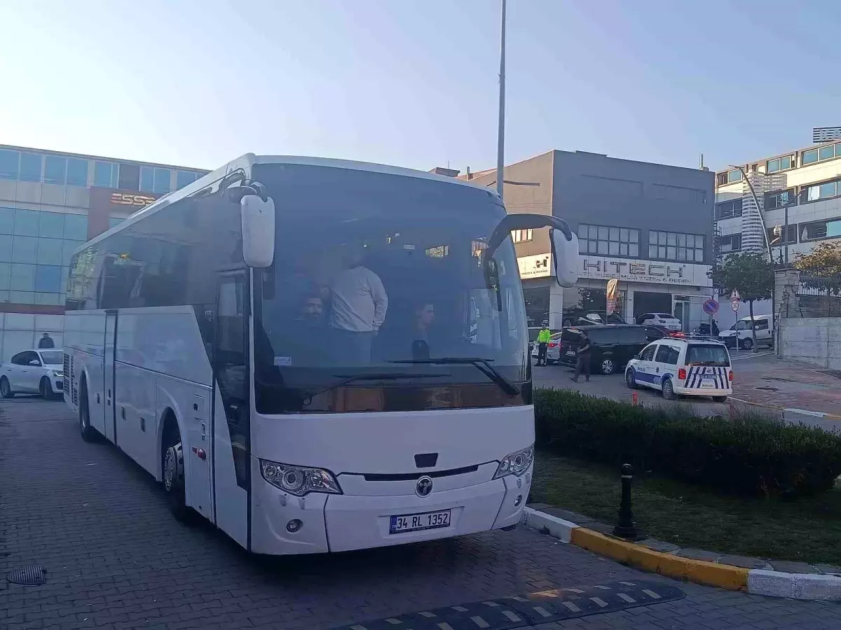 israilden kurtarilan aktivistler istanbula dondu 3E5beKem