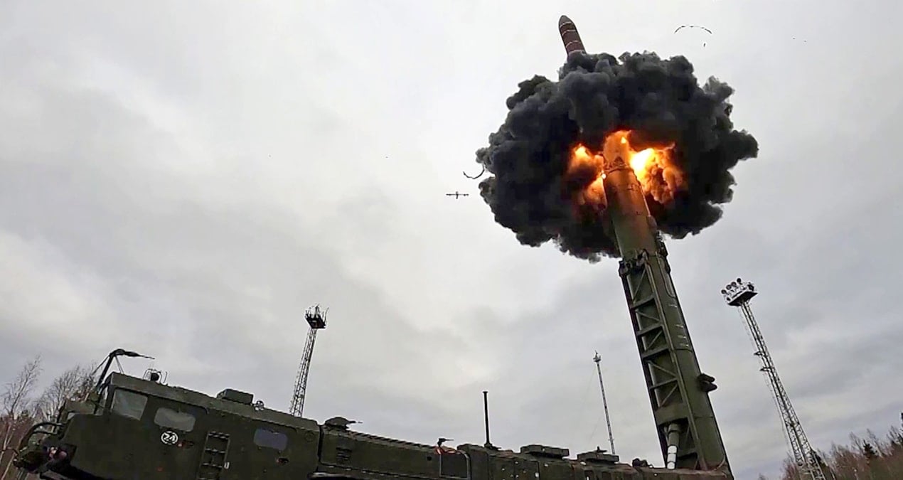 rusya nukleer kapasiteli fuzelerini firlatti L5BTpsHl.jpg