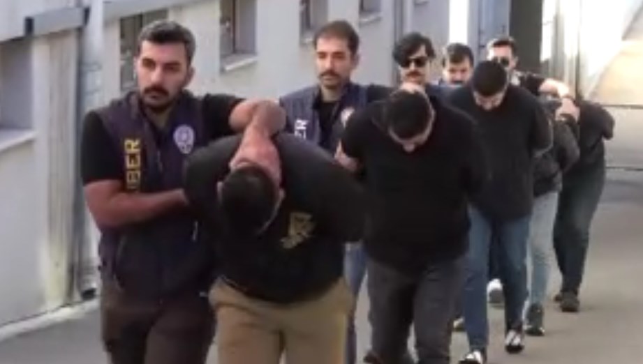 sazan sarmali yonetimiyle 1 milyon liralik vurgun KnuYqJtv.jpg