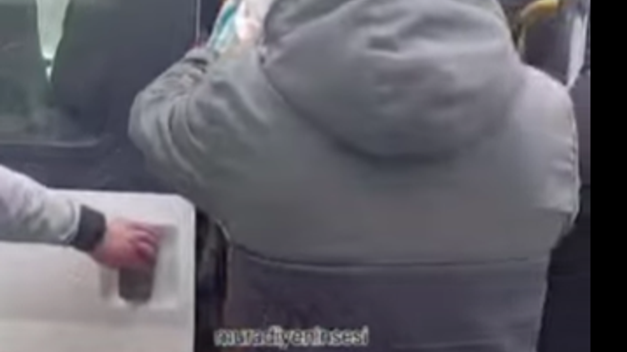 Ambulans Verilmedi, Yatalak Hasta Minibüsle Gitti İddiası