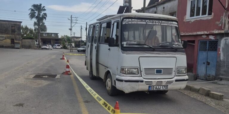 evinin-onunde-can-verdi-babasinin-carptigi-cocuk-hayatini-kaybetti-kRCscSfR