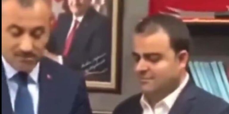 tutuklu-vali-ile-tanindi-o-is-insaninin-dosya-takibi-yazismalari-ortaya-cikti-zaCN7U84