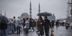 valilik-tedbirli-olun-dedi-istanbulda-kuvvetli-yagis-icin-saat-verildi-bOICbWIb